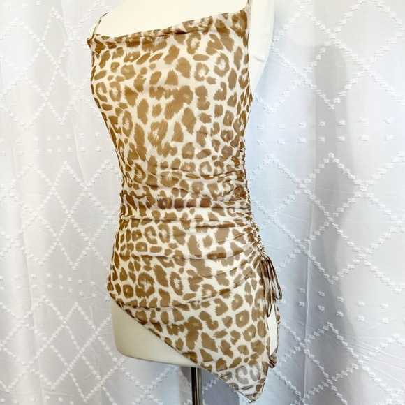 🐣 298. Rue21 Leopard Print Asymmetrical Spaghetti Strap Top Size Small - Picture 4 of 8